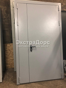 Полуторная металлическая противопожарная дверь 2-го типа